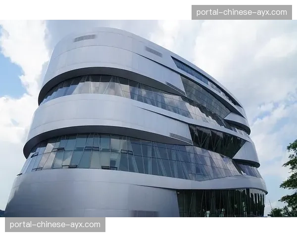 斯图加特主场梅赛德斯-奔驰竞技场启动屋顶光伏改造